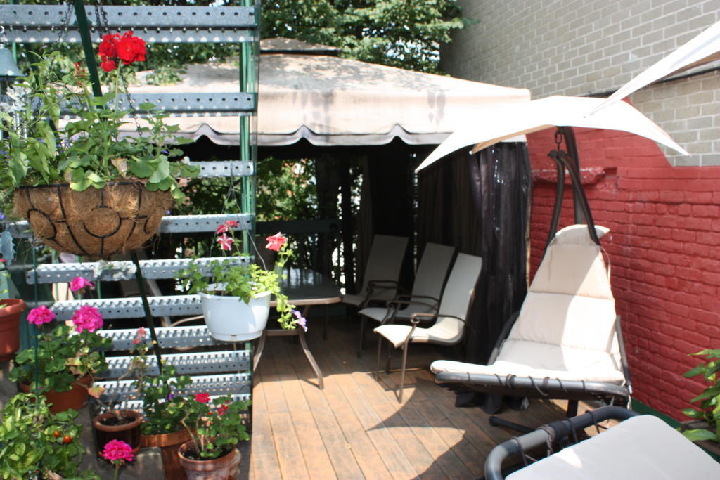Le Coureur Des Bois Bed & Breakfast Quebec City Exterior photo