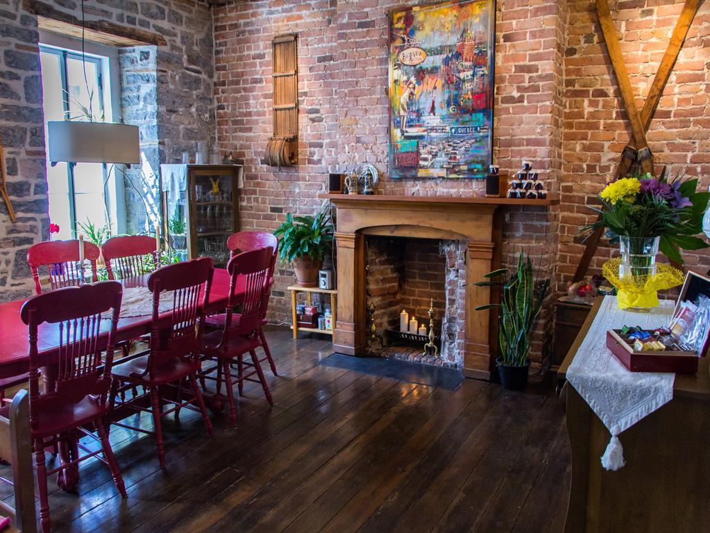 Le Coureur Des Bois Bed & Breakfast Quebec City Exterior photo